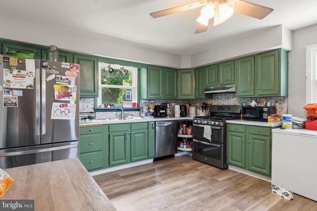 102 WASHINGTON AVE, Beverly, NJ 08010
