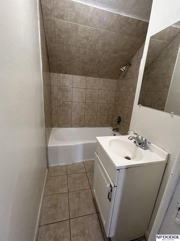 2932 N 50Th Street, Lincoln, NE 68504