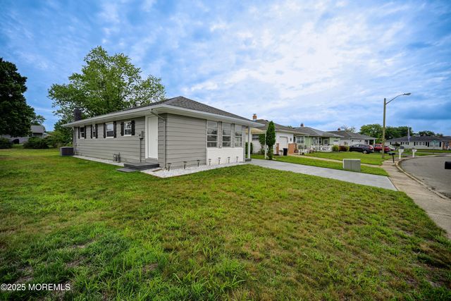 234 Charlotteville Drive N, Toms River, NJ 08757