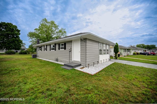 234 Charlotteville Drive N, Toms River, NJ 08757