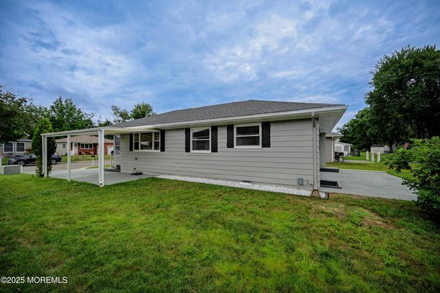 234 Charlotteville Drive N, Toms River, NJ 08757