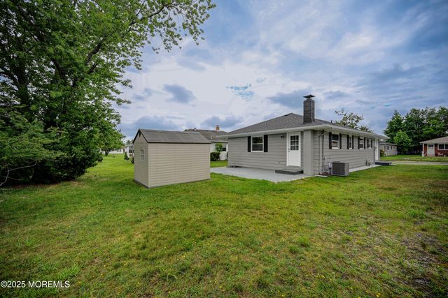 234 Charlotteville Drive N, Toms River, NJ 08757