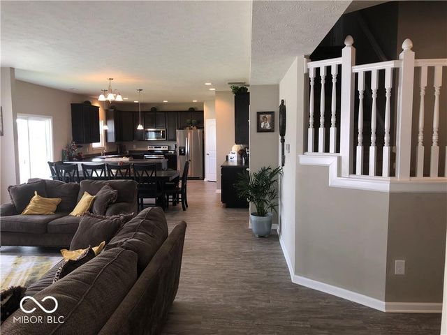 9122 Hemingway Drive, Indianapolis, IN 46239