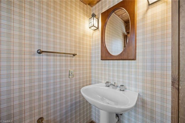 3323 N Rockingham Road, Greensboro, NC 27407