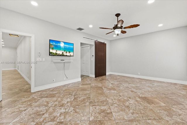 16751 Waters Edge Dr, Weston, FL 33326