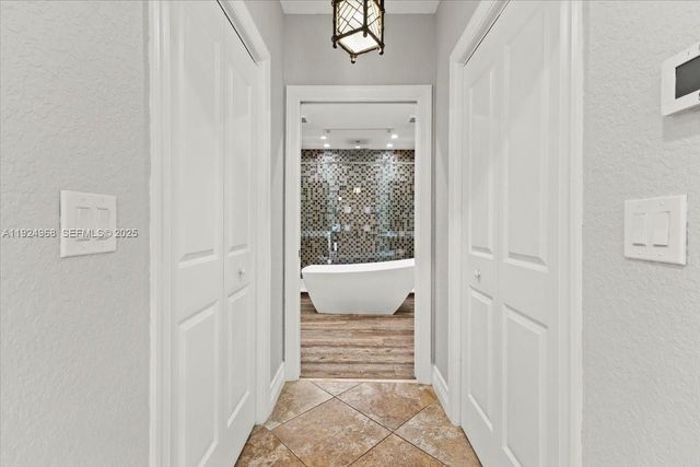 16751 Waters Edge Dr, Weston, FL 33326