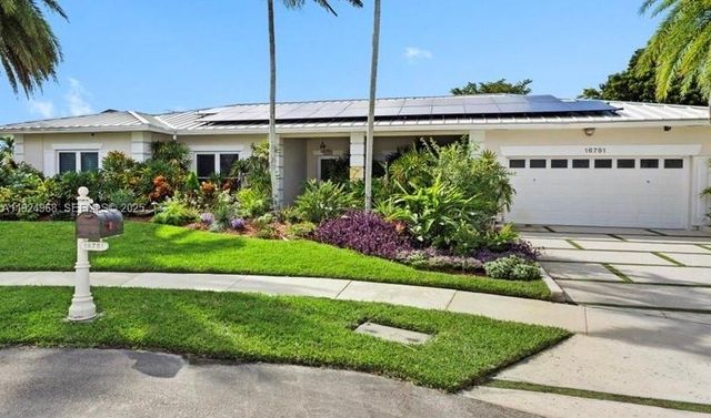 16751 Waters Edge Dr, Weston, FL 33326