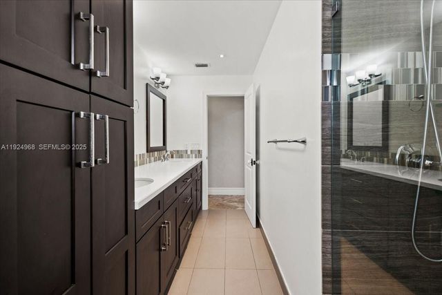 16751 Waters Edge Dr, Weston, FL 33326