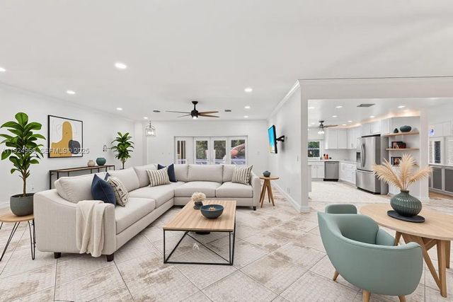 16751 Waters Edge Dr, Weston, FL 33326