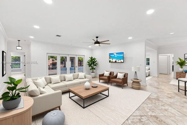 16751 Waters Edge Dr, Weston, FL 33326