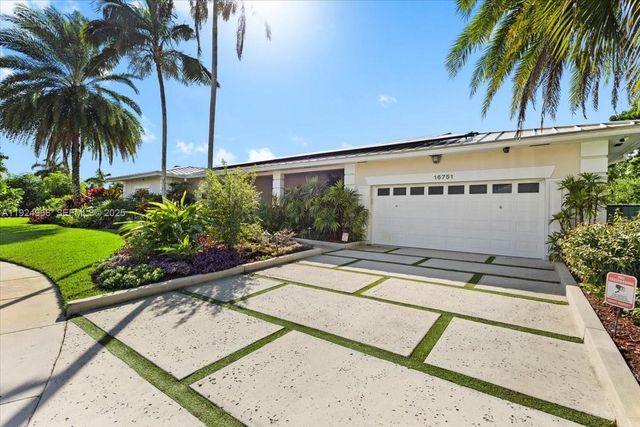 16751 Waters Edge Dr, Weston, FL 33326