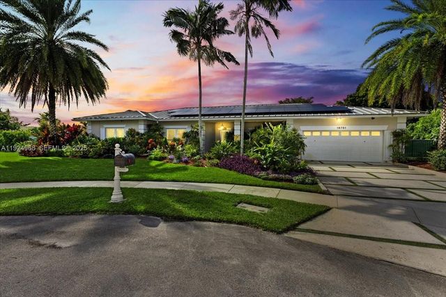 16751 Waters Edge Dr, Weston, FL 33326