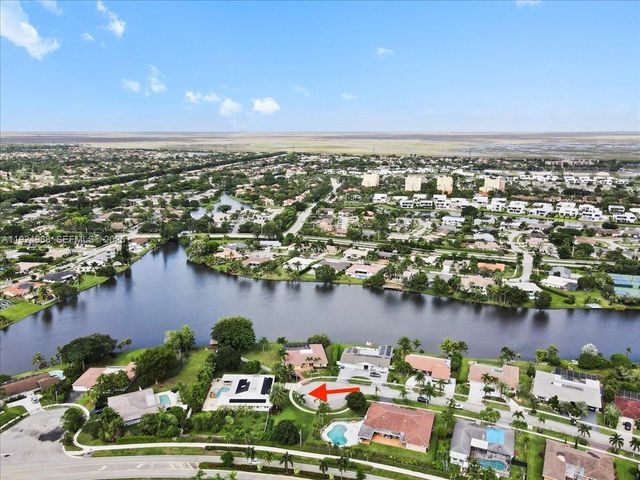 16751 Waters Edge Dr, Weston, FL 33326