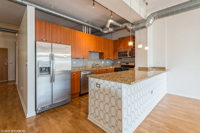 1225 W Morse Avenue 406, Chicago, IL 60626