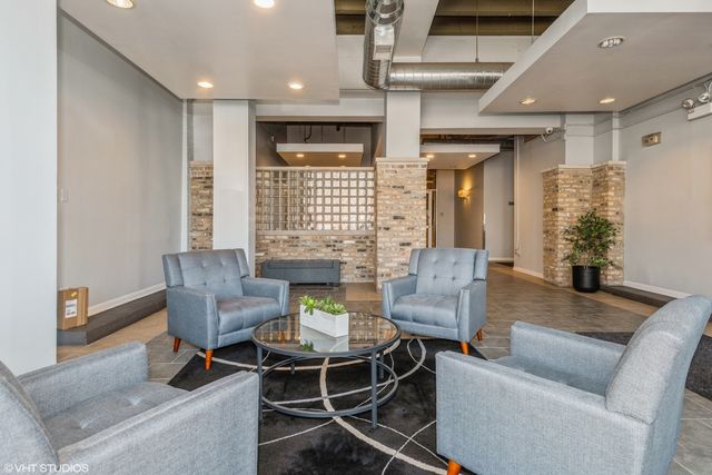 1225 W Morse Avenue 406, Chicago, IL 60626