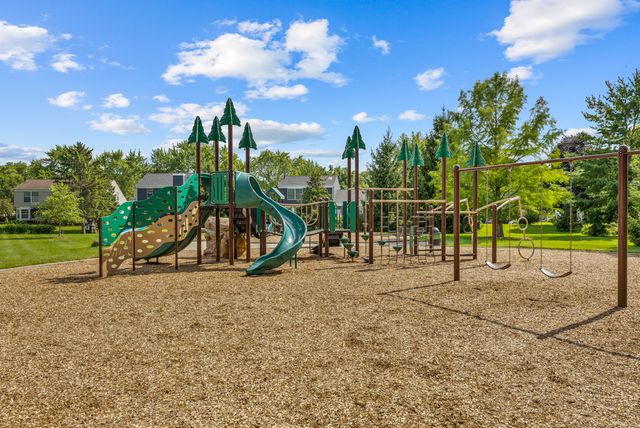 1370 Yellowstone Parkway, Algonquin, IL 60102