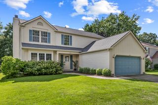 1370 Yellowstone Parkway, Algonquin, IL 60102