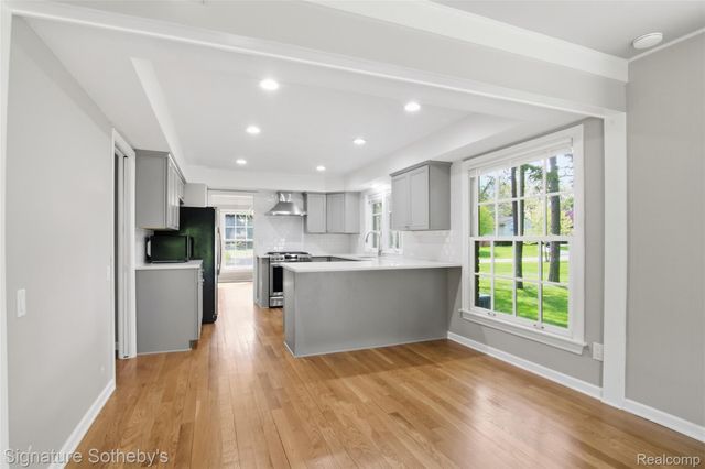 4576 Wagon Wheel Drive, Bloomfield Charter Township, MI 48301