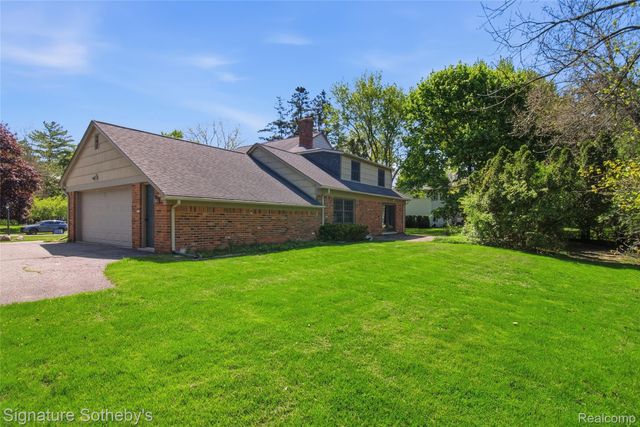 4576 Wagon Wheel Drive, Bloomfield Charter Township, MI 48301