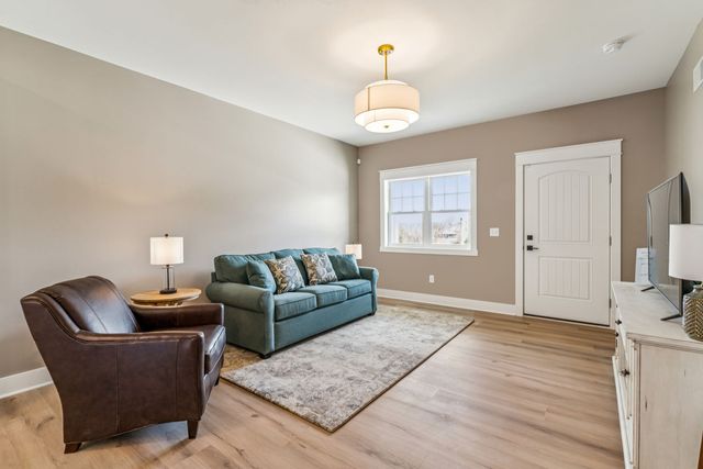 8 Barrington COURT, Monaca, PA 15061