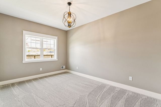 8 Barrington COURT, Monaca, PA 15061