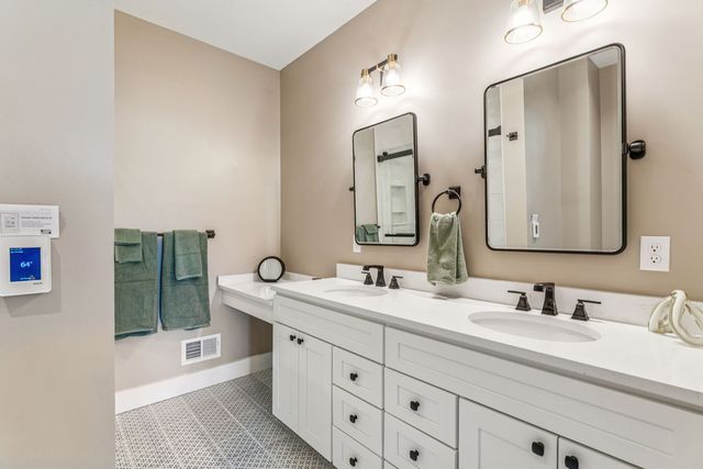8 Barrington COURT, Monaca, PA 15061