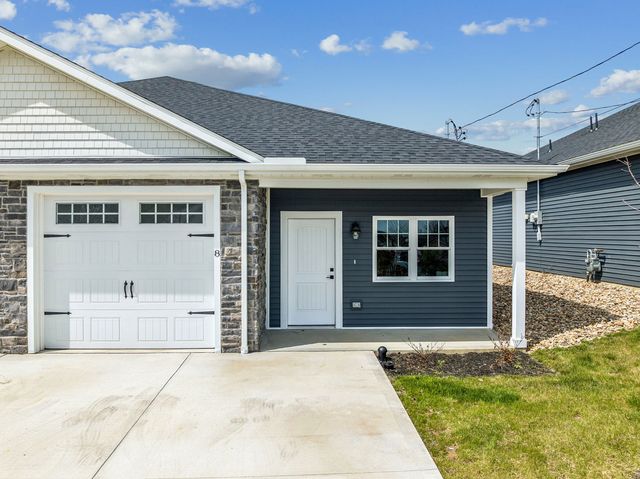 8 Barrington COURT, Monaca, PA 15061
