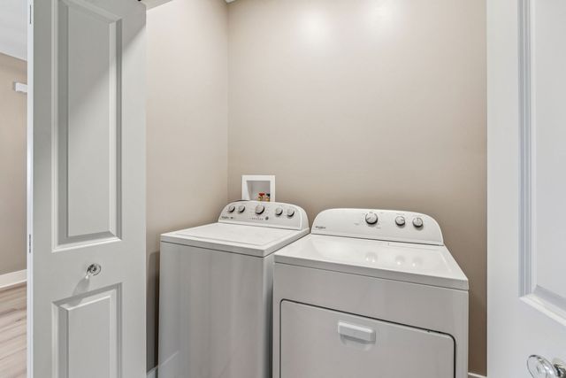 8 Barrington COURT, Monaca, PA 15061