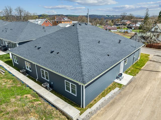 8 Barrington COURT, Monaca, PA 15061