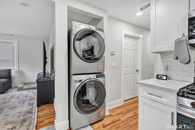 10-12 Perry Hill Road, Shelton, CT 06484