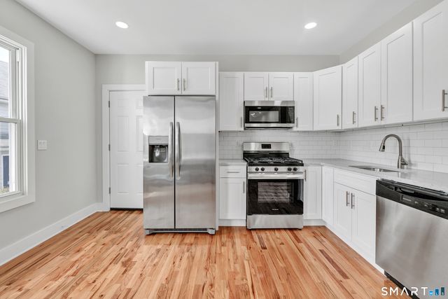 10-12 Perry Hill Road, Shelton, CT 06484