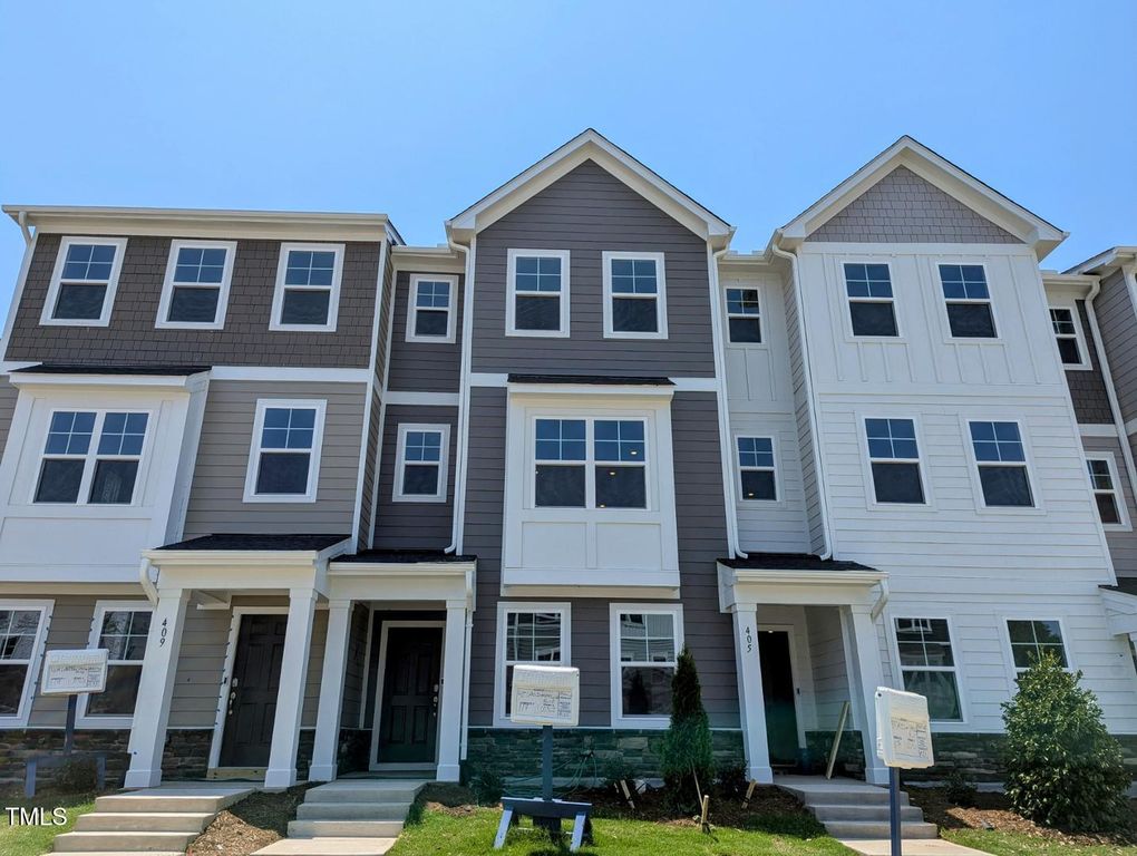 407 Carolina Springs Blvd. Boulevard 118, Apex, NC 27539