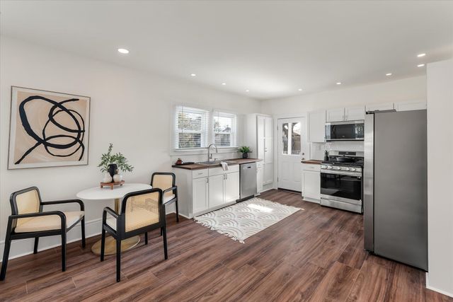 1905 English Street, North Charleston, SC 29405