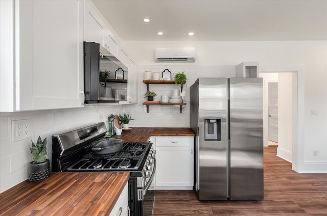 1905 English Street, North Charleston, SC 29405