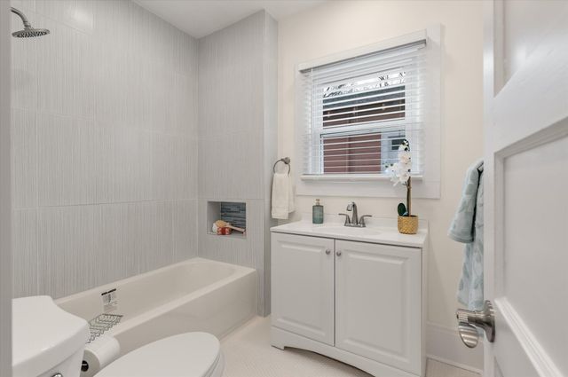 1905 English Street, North Charleston, SC 29405