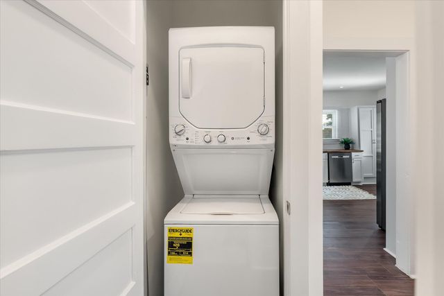 1905 English Street, North Charleston, SC 29405