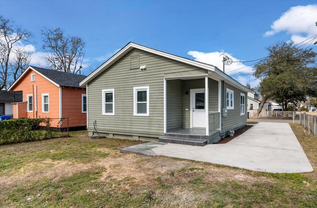 1905 English Street, North Charleston, SC 29405