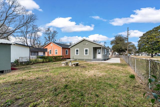 1905 English Street, North Charleston, SC 29405
