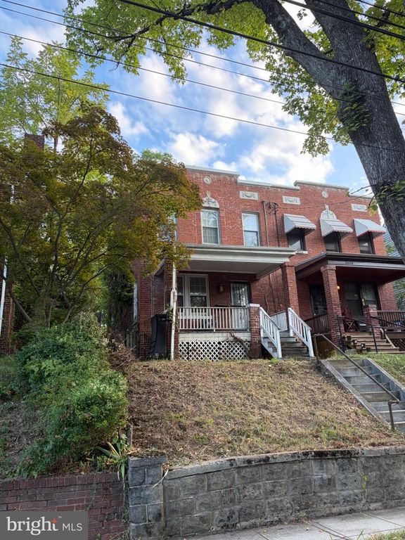 2026 HAMLIN ST NE, Washington, DC 20018