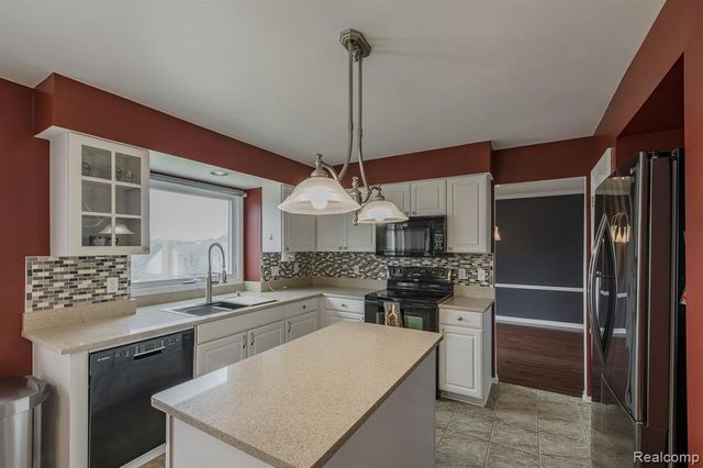 3664 Green Meadow Lane, Lake Orion, MI 48359