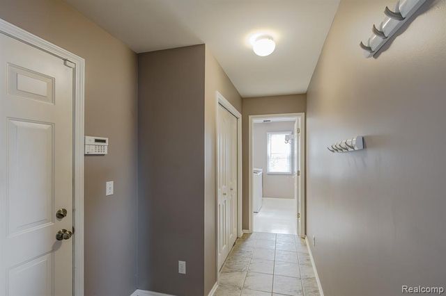 3664 Green Meadow Lane, Lake Orion, MI 48359