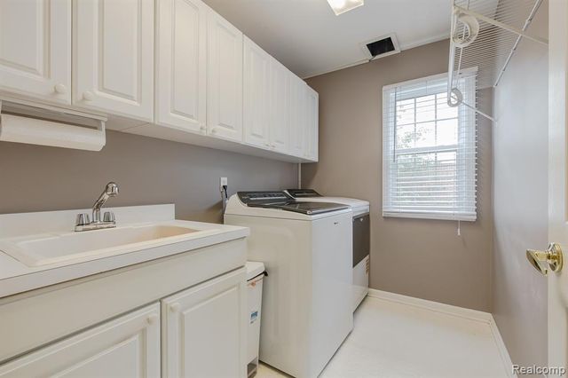 3664 Green Meadow Lane, Lake Orion, MI 48359