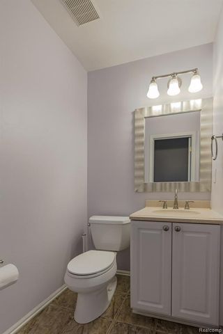 3664 Green Meadow Lane, Lake Orion, MI 48359