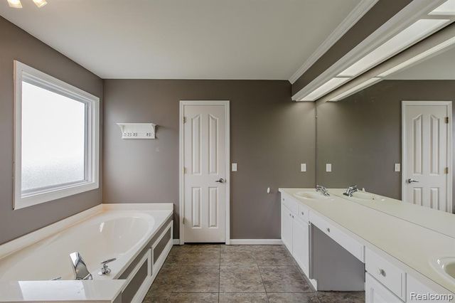 3664 Green Meadow Lane, Lake Orion, MI 48359