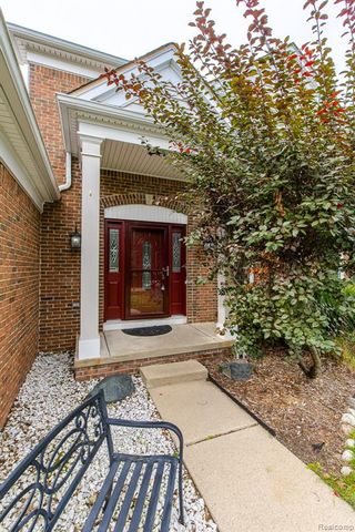 3664 Green Meadow Lane, Lake Orion, MI 48359