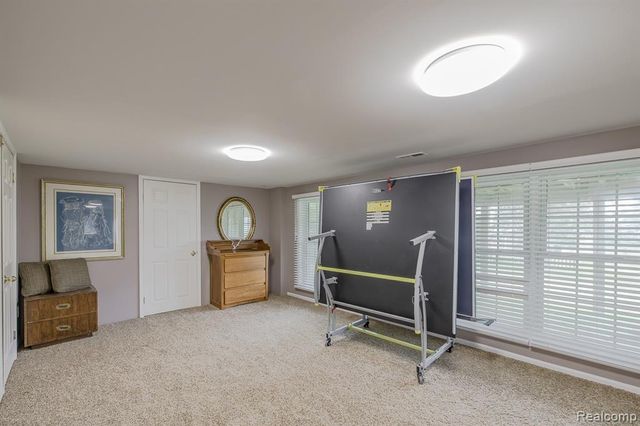 3664 Green Meadow Lane, Lake Orion, MI 48359