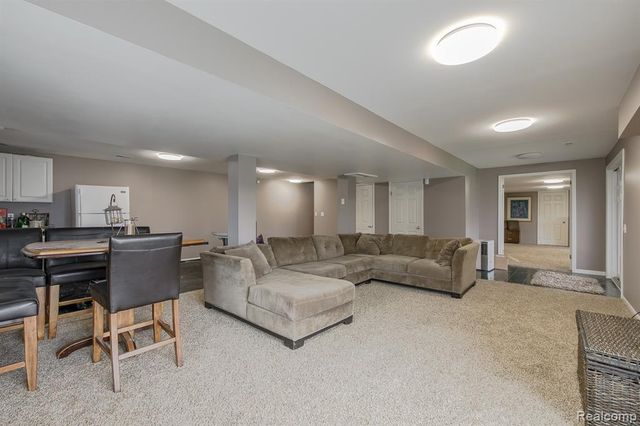 3664 Green Meadow Lane, Lake Orion, MI 48359