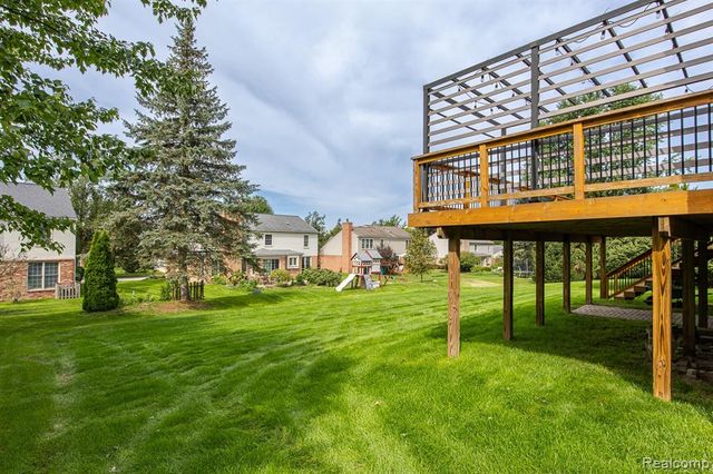3664 Green Meadow Lane, Lake Orion, MI 48359