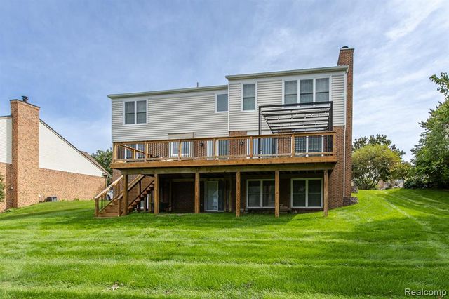 3664 Green Meadow Lane, Lake Orion, MI 48359