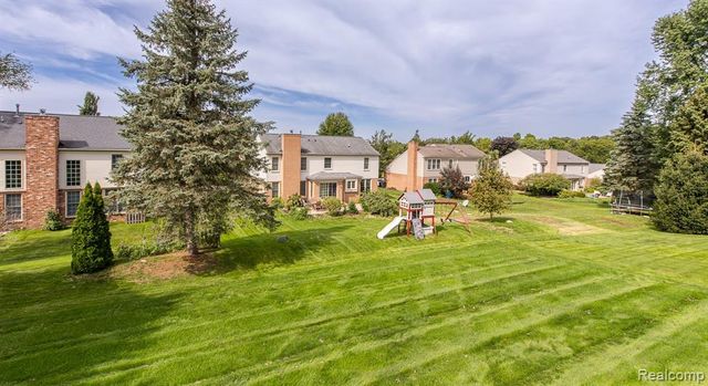 3664 Green Meadow Lane, Lake Orion, MI 48359